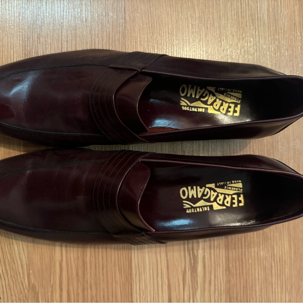 Salvatore Ferragamo Burgundy Leather Shoes Loafers new vintage
